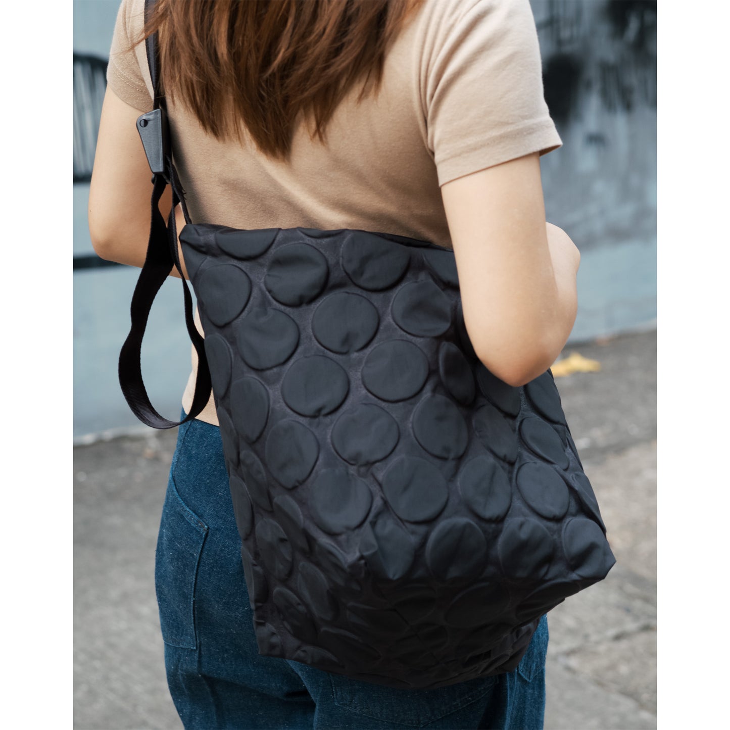 Dots Shoulder M, Black