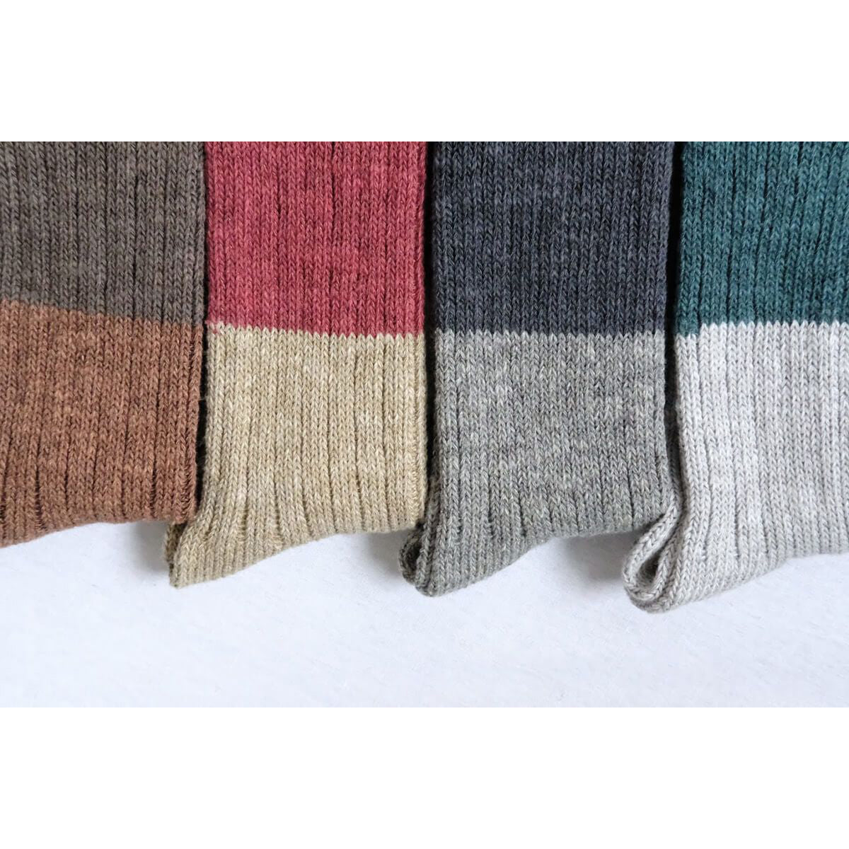Nishiguchi Kutsushita Wool Cotton Slab Socks, Brown