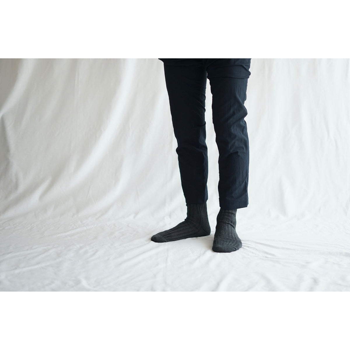 Nishiguchi Kutsushita Linen Ribbed Socks, Blue