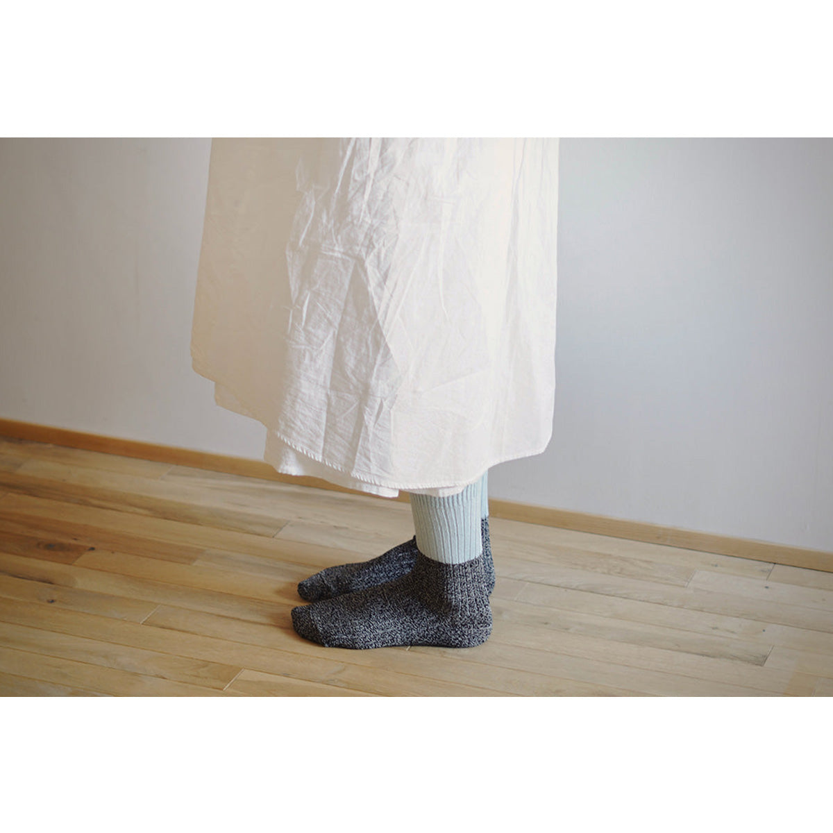 Memeri Cotton Two Tone Silk Ribbed Socks, Pale Blue