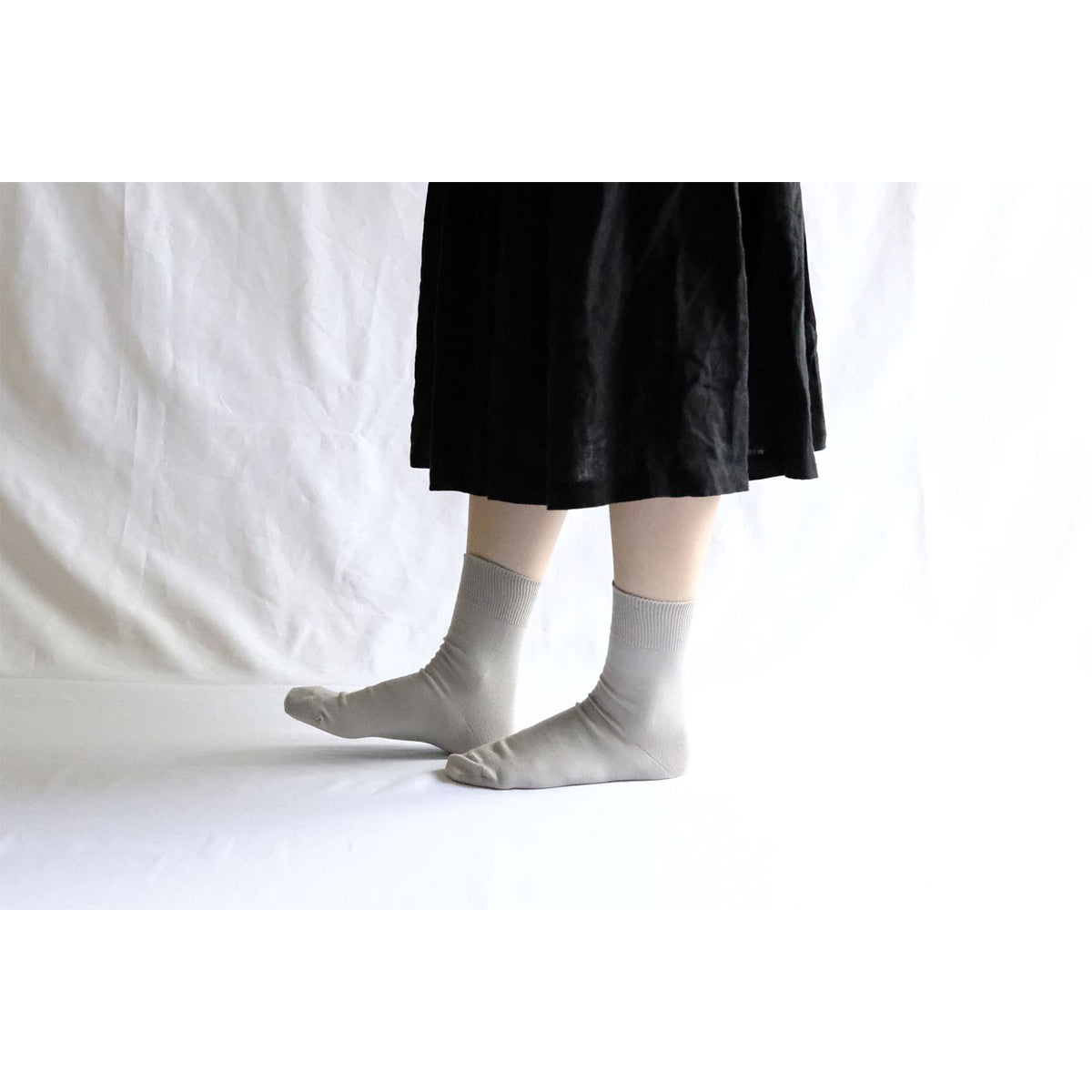 Nishiguchi Kutsushita Women's Egyptian Cotton Plain Socks, Off White