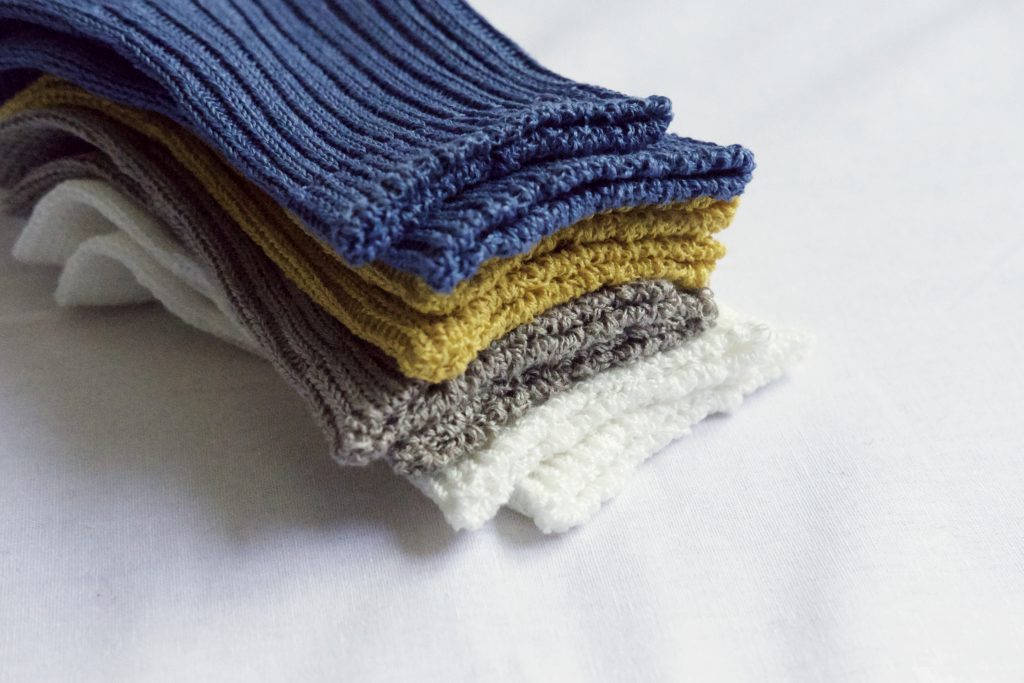 Nishiguchi Kutsushita Linen Ribbed Socks, Blue