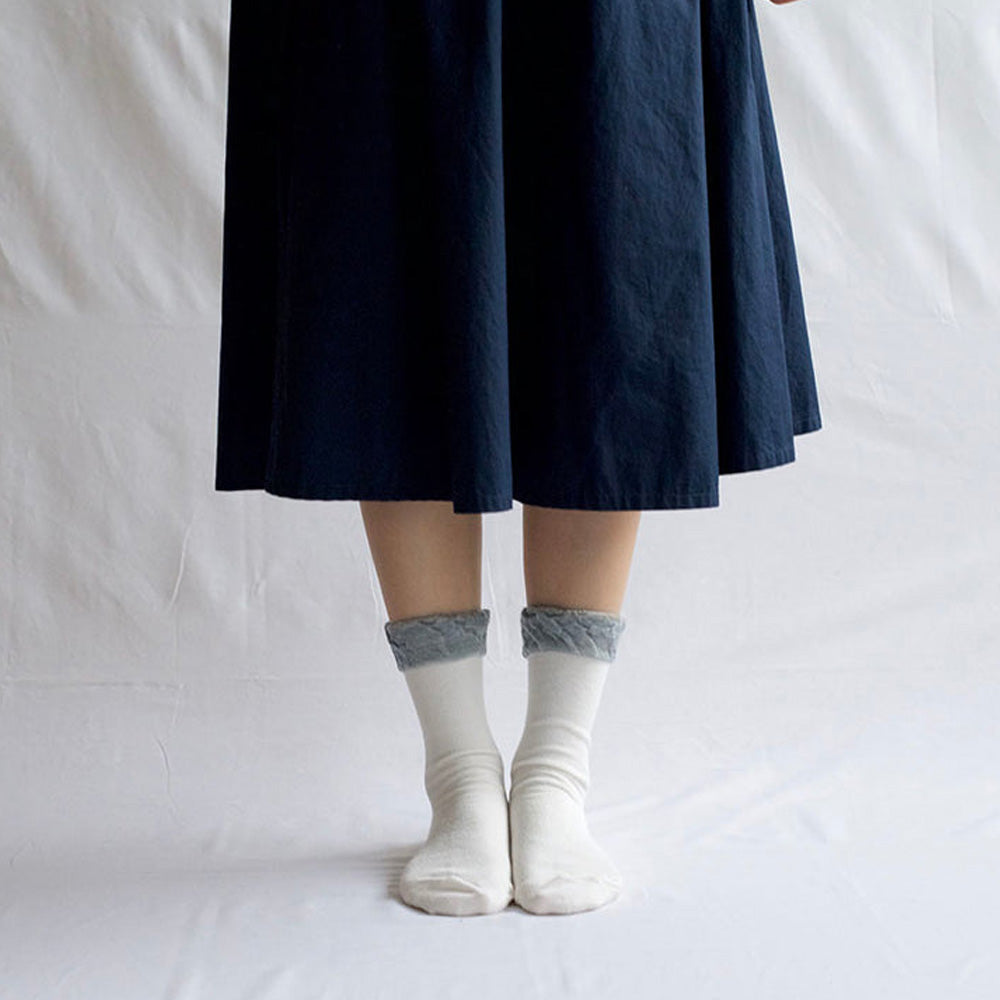 Nishiguchi Kutsushita Wool Cotton Frill Socks, Light Grey